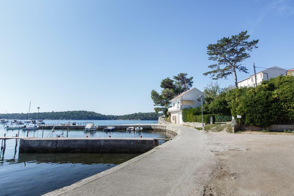 Apartmani Maris III Rab Town Eksteriør billede